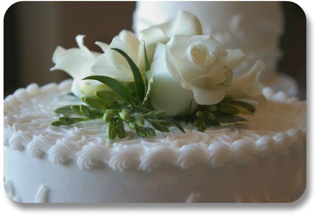 Irish Wedding Cake - White Cake Green Trim