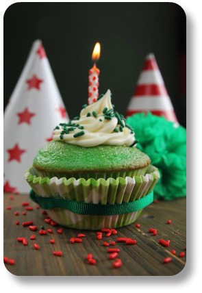 Irish Expressions: Short Irish Birthday Blessings.  Two festive green cupcakes.